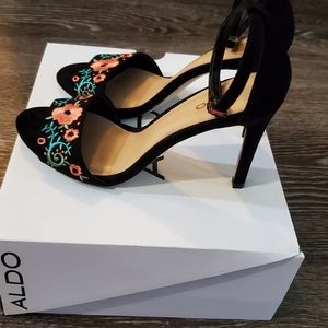 Aldo Licona Embroidered Floral Heels